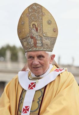 Pope Benedict XVI en ael Vatican en octubre del 2010 (Cortesia de WikiFiles)